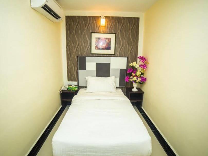 Very Hotel George Town Exterior photo